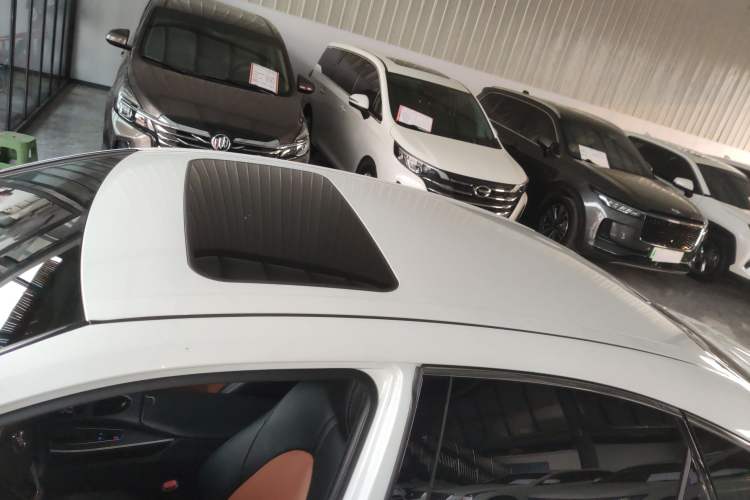 Used Toyota Avalon 2019 2.0L Ambition Edition China VI Roof