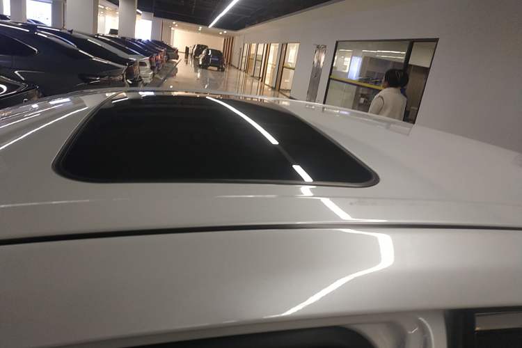 Used Toyota Avalon 2019 2.0L Ambition Edition China VI Roof