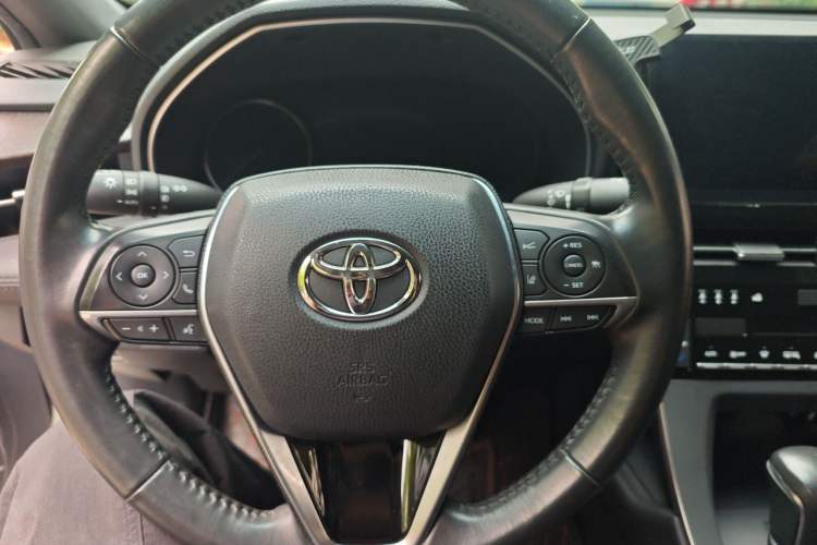 Used Toyota Avalon 2019 2.0L XLE Premium Edition China VI Steering Wheel