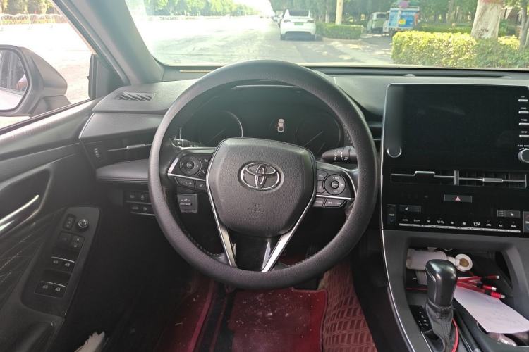 Used Toyota Avalon 2019 Dual-Engine 2.5L XLE Prestige Version China VI Standard Steering Wheel