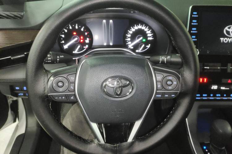 Used Toyota Avalon 2019 2.0L Ambition Edition China VI Steering Wheel
