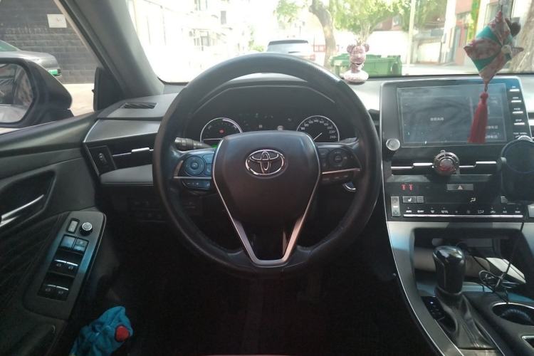 Used Toyota Avalon 2019 Dual-Engine 2.5L XLE Prestige Version China V Standard Steering Wheel