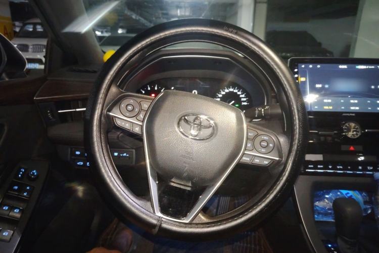 Used Toyota Avalon 2019 2.0L Ambition Edition China VI Steering Wheel