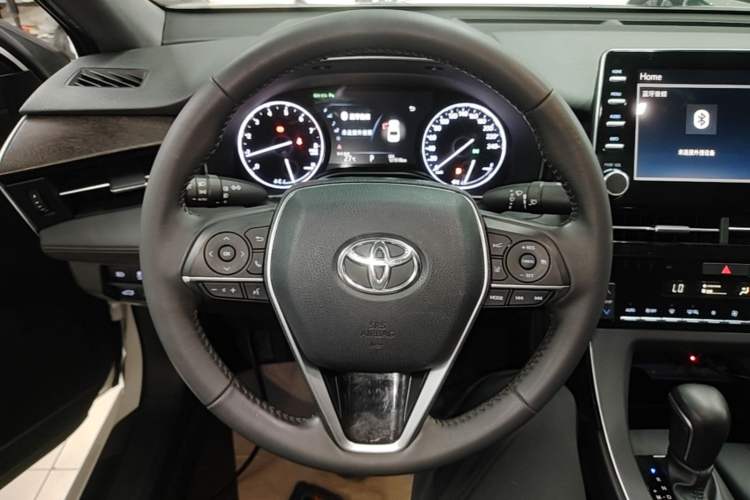 Used Toyota Avalon 2019 2.0L XLE Premium Edition China VI Steering Wheel
