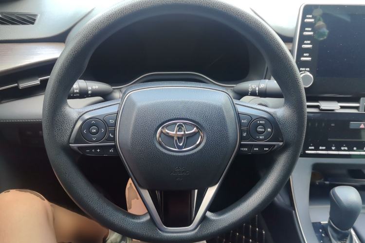 Used Toyota Avalon 2019 2.0L Ambition Edition China VI Steering Wheel