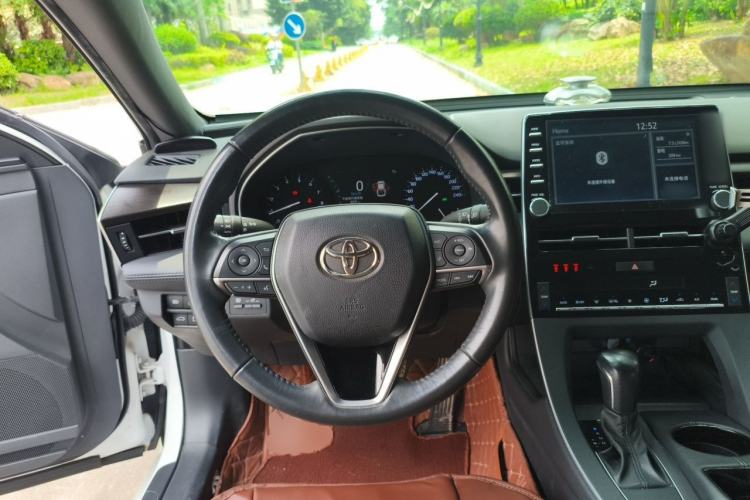 Used Toyota Avalon 2019 2.0L Luxury Edition China VI Standard Steering Wheel