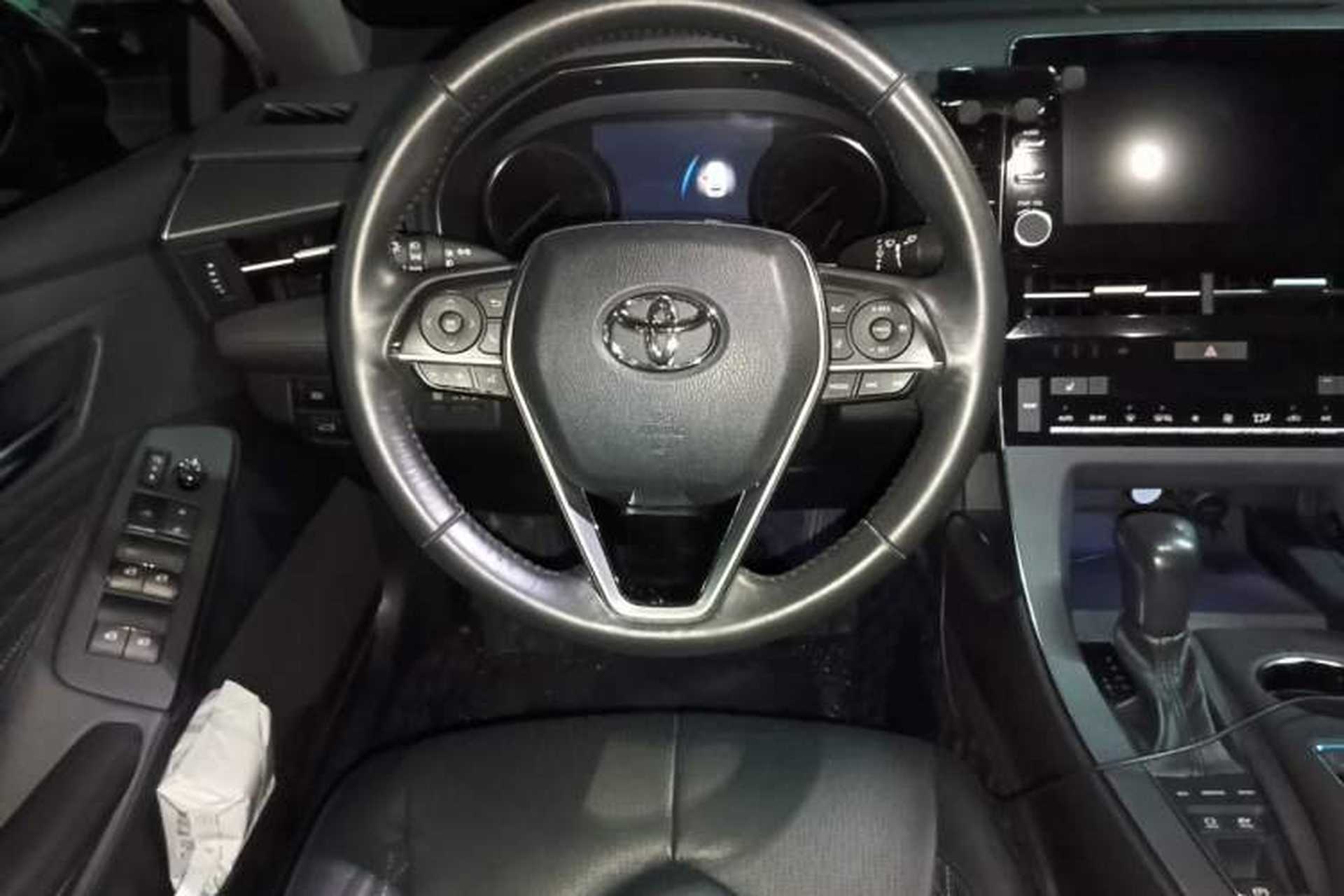 Used Toyota Avalon 2019 Dual-Engine 2.5L XLE Prestige Version China V Standard Steering Wheel