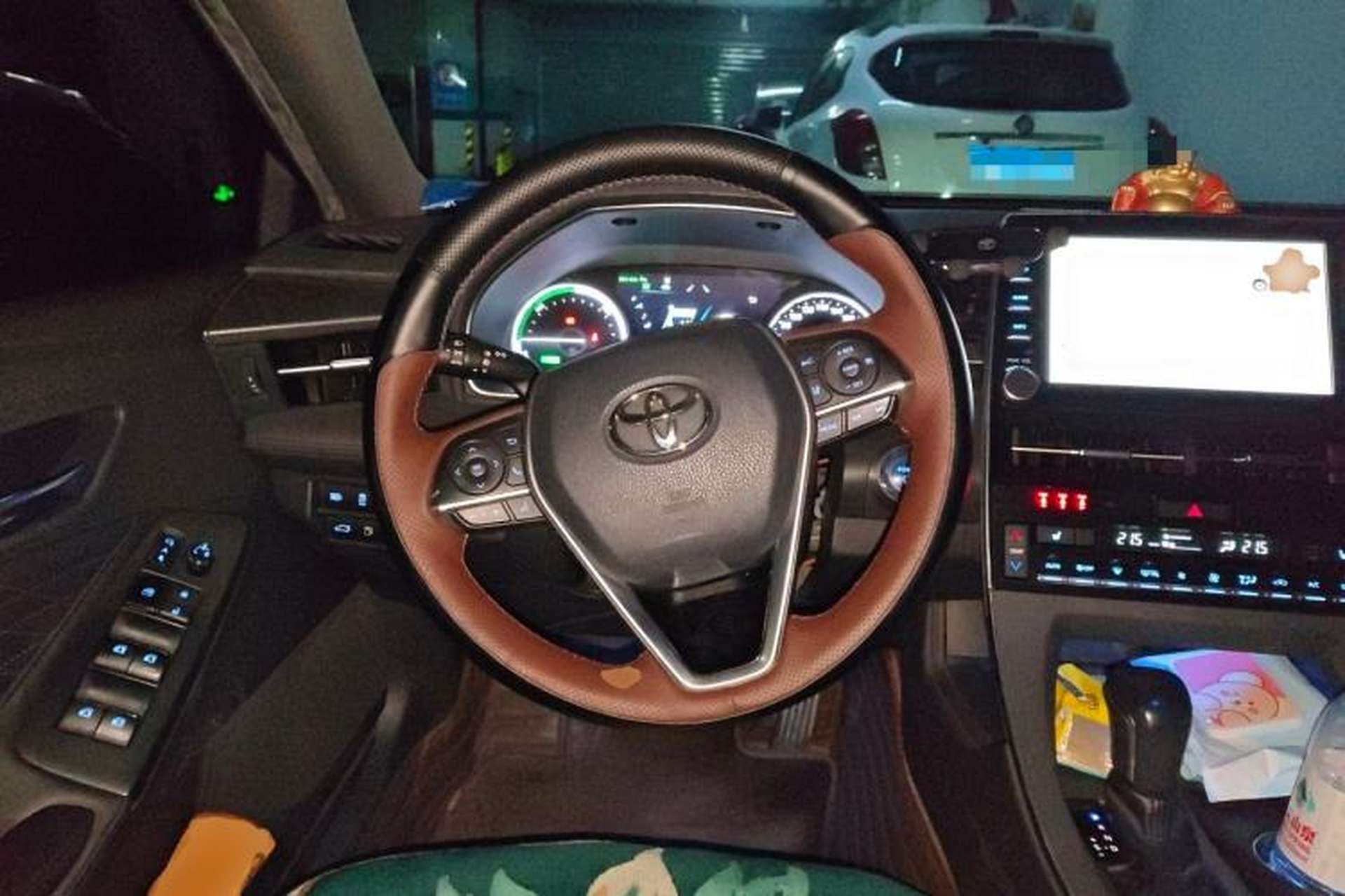 Used Toyota Avalon 2019 Dual-Engine 2.5L XLE Prestige Version China VI Standard Steering Wheel