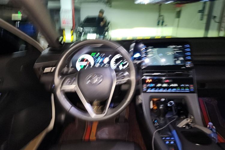 Used Toyota Avalon 2019 Dual-Engine 2.5L Limited Flagship Edition China VI Standard Steering Wheel