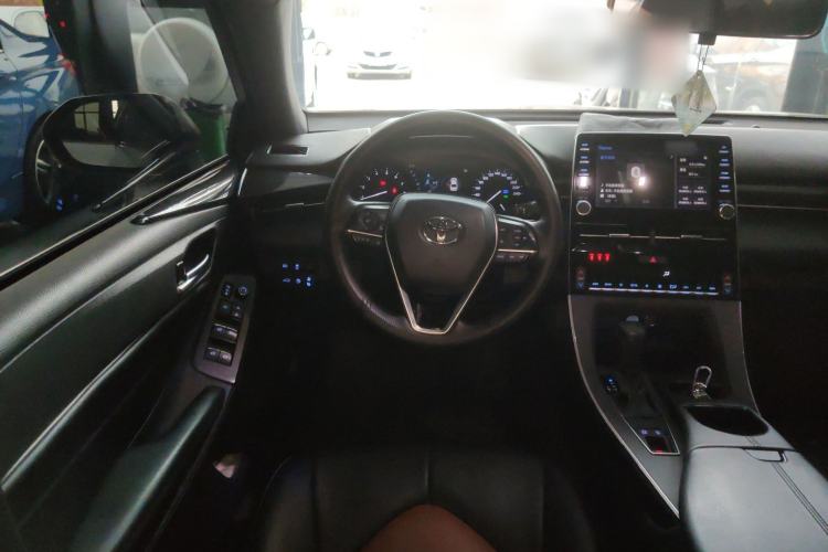Used Toyota Avalon 2019 2.0L Ambition Edition China VI Steering Wheel