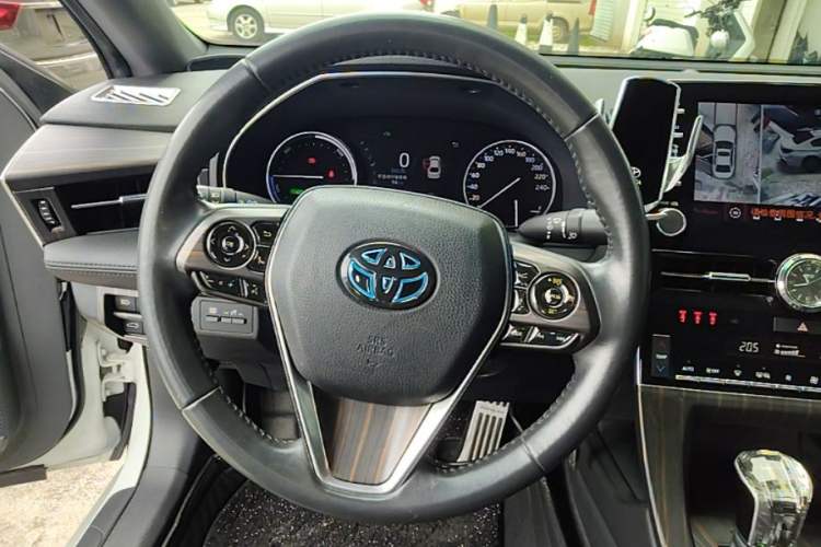Used Toyota Avalon 2019 Dual-Engine 2.5L Luxury Edition China VI Standard Steering Wheel
