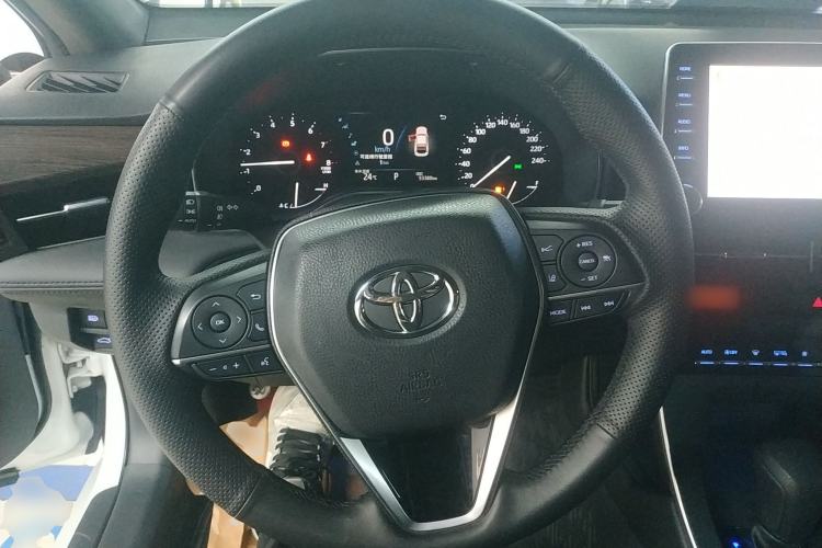 Used Toyota Avalon 2019 2.0L Ambition Edition China VI Steering Wheel
