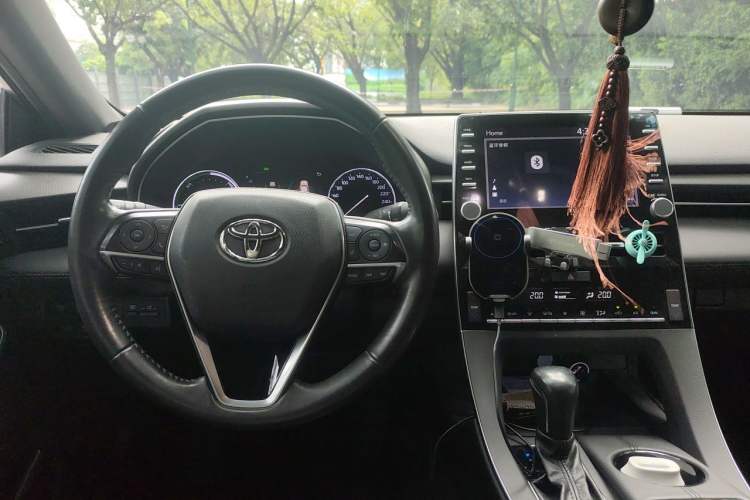 Used Toyota Avalon 2019 Dual-Engine 2.5L Luxury Edition China VI Standard Steering Wheel