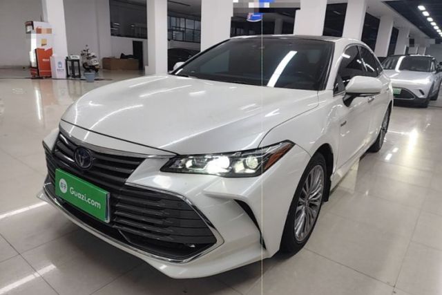 Used Toyota Avalon 2019 Dual-Engine 2.5L XLE Prestige Version China VI Standard