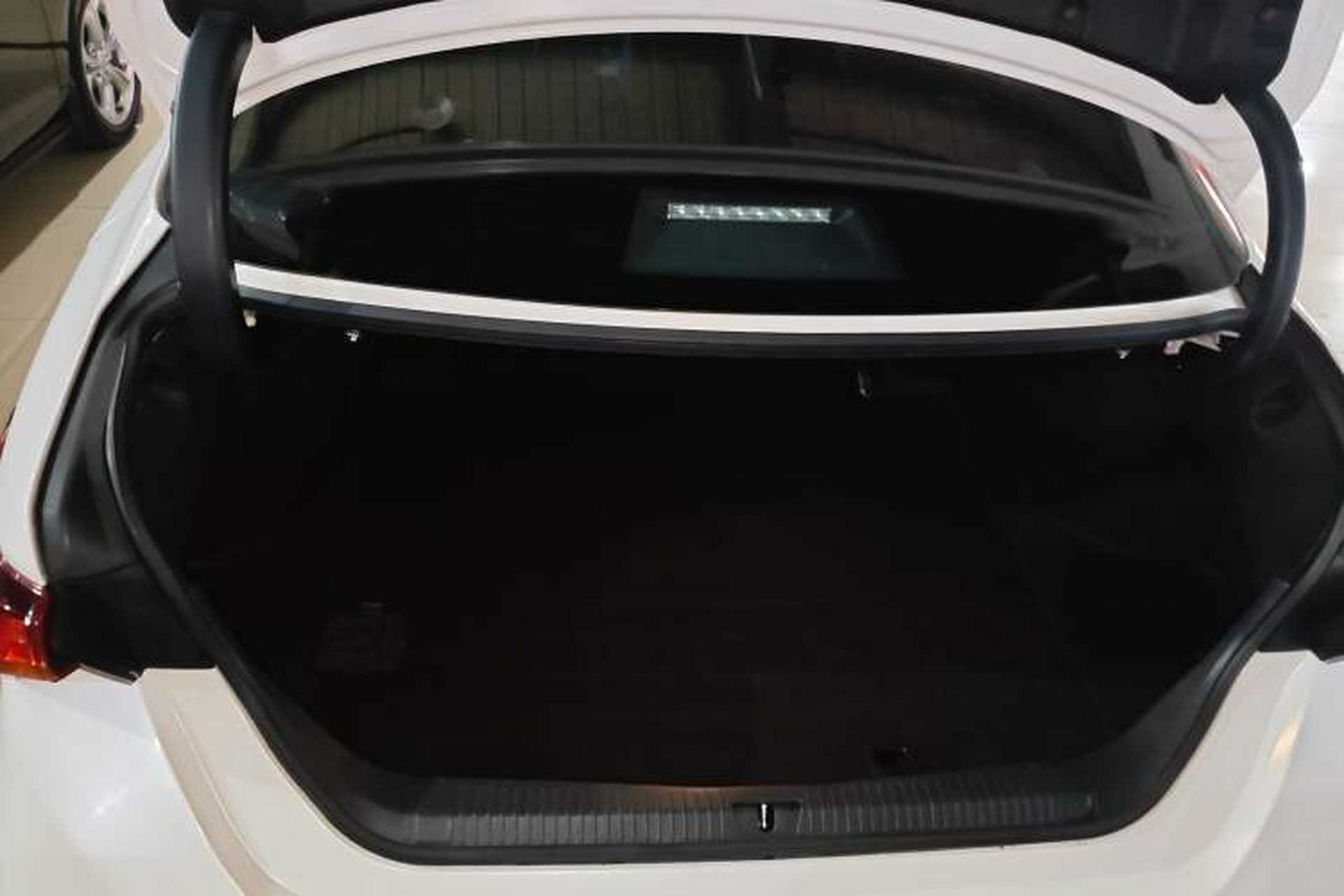 Used Toyota Avalon 2019 2.0L XLE Premium Edition China VI Trunk