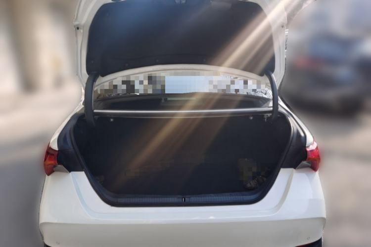 Used Toyota Avalon 2019 Dual-Engine 2.5L XLE Prestige Version China VI Standard Trunk