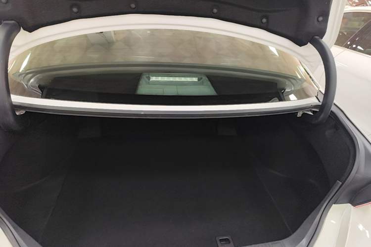 Used Toyota Avalon 2019 2.0L Ambition Edition China VI Trunk
