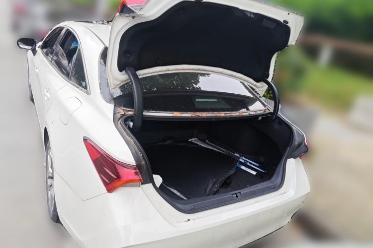 Used Toyota Avalon 2019 2.5L Ambition Version China VI Standard Trunk