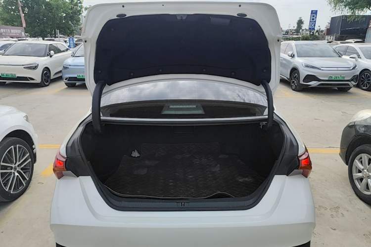 Used Toyota Avalon 2019 2.0L Ambition Edition China VI Trunk