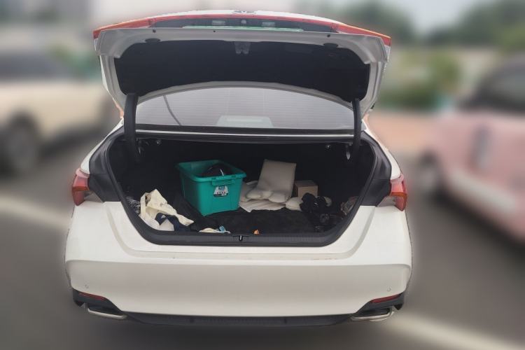 Used Toyota Avalon 2019 2.0L XLE Premium Edition China VI Trunk