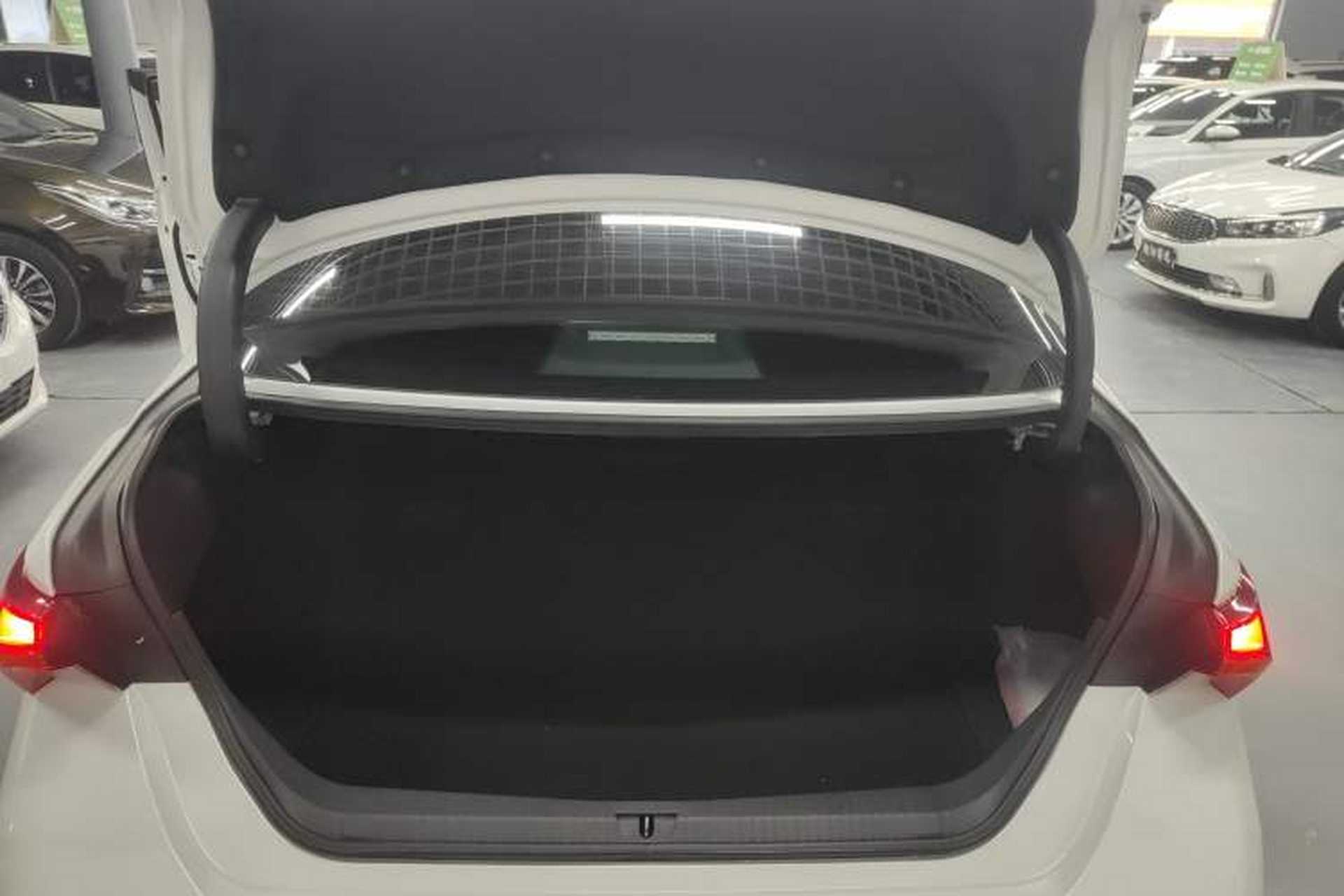 Used Toyota Avalon 2019 2.0L Ambition Edition China VI Trunk