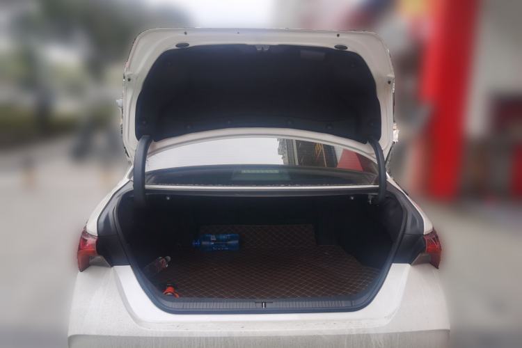 Used Toyota Avalon 2019 Dual-Engine 2.5L XLE Prestige Version China V Standard Trunk