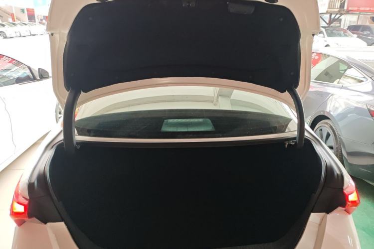 Used Toyota Avalon 2019 2.5L Ambition Version China V Standard Trunk
