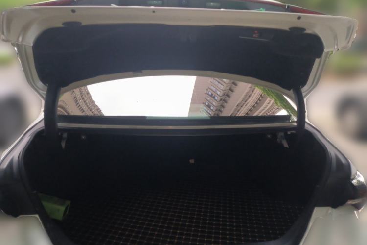 Used Toyota Avalon 2019 Dual-Engine 2.5L Luxury Edition China VI Standard Trunk