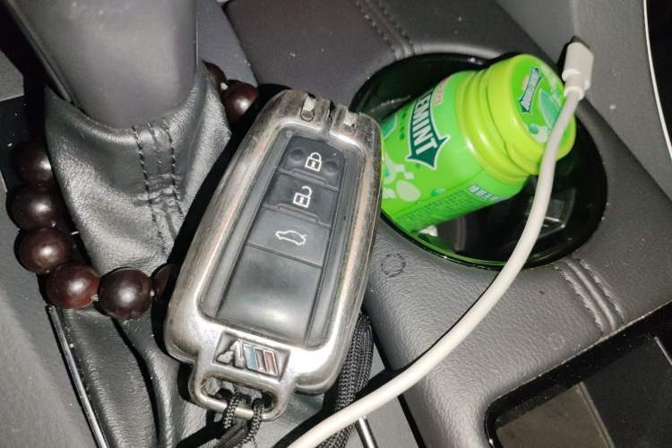 Used Toyota Avalon 2019 2.0L Luxury Edition China VI Standard Vehicle Key