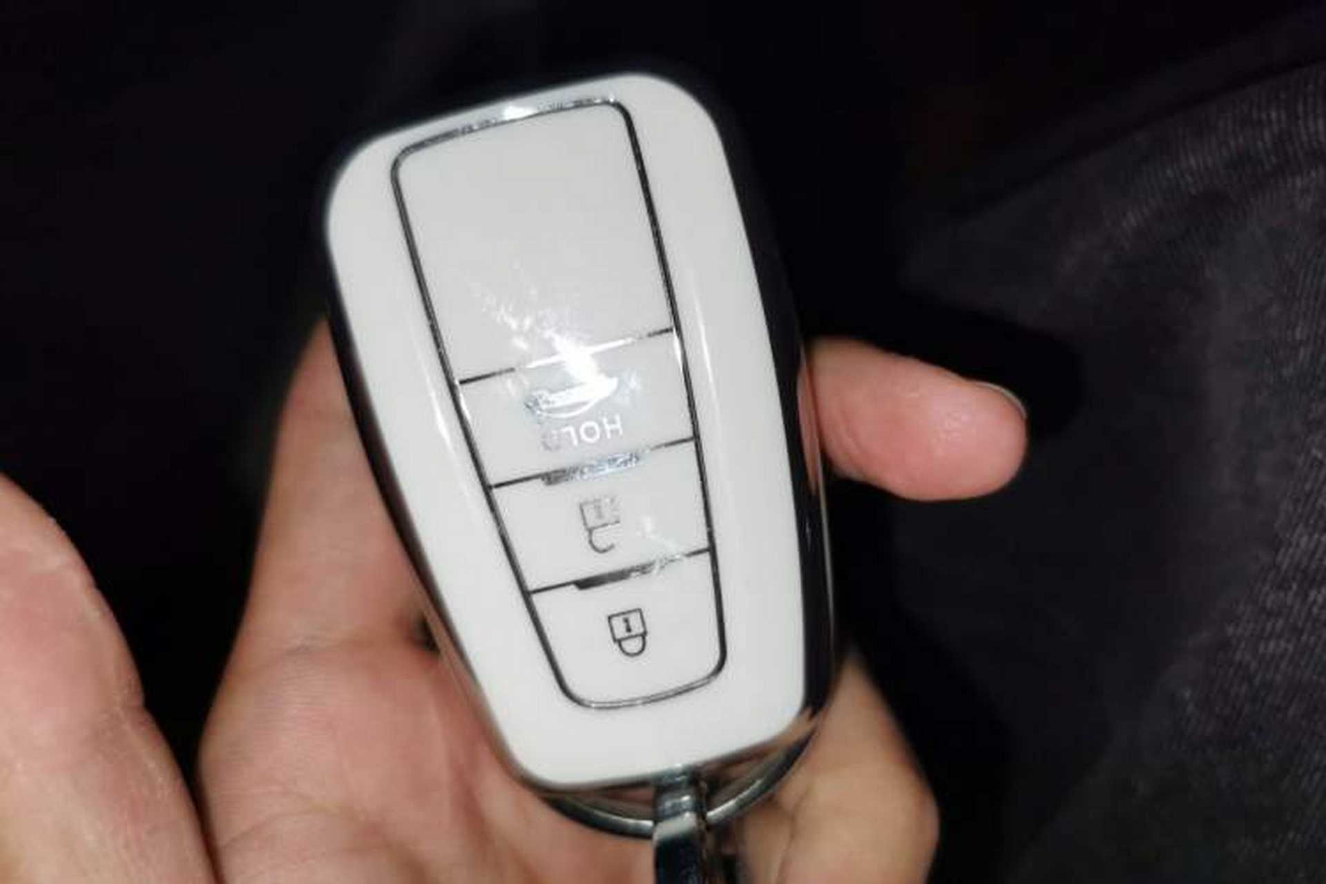 Used Toyota Avalon 2019 2.0L XLE Premium Edition China VI Vehicle Key