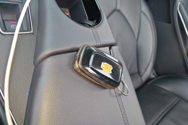 Used Toyota Avalon 2019 2.5L Ambition Version China VI Standard Vehicle Key
