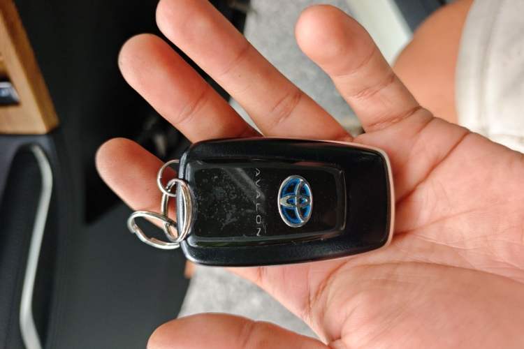 Used Toyota Avalon 2019 Dual-Engine 2.5L Luxury Edition China VI Standard Vehicle Key