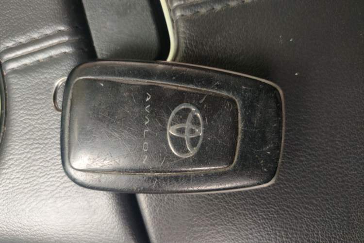 Used Toyota Avalon 2019 2.0L Ambition Edition China VI Vehicle Key