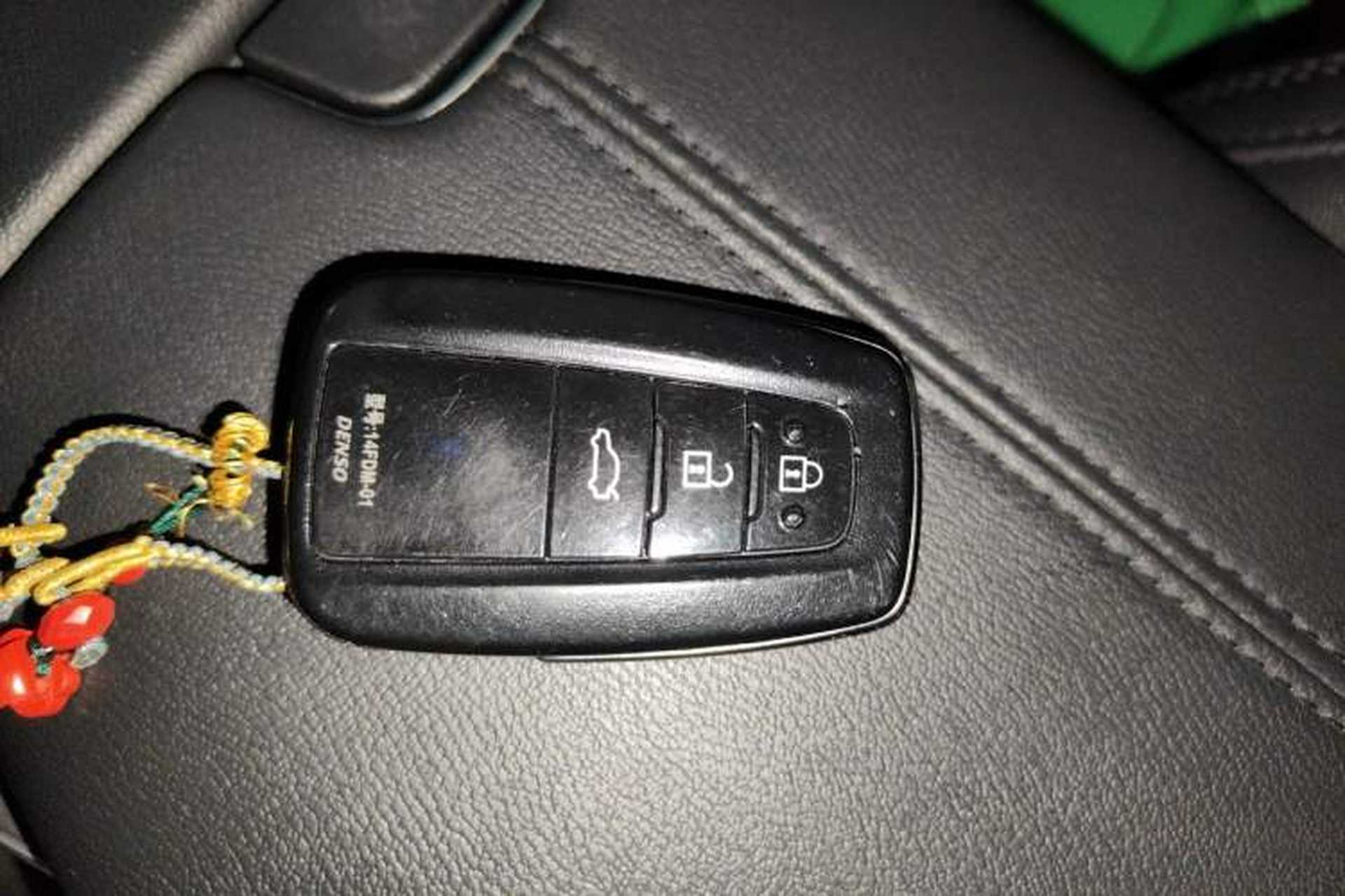 Used Toyota Avalon 2019 2.0L Luxury Edition China VI Standard Vehicle Key