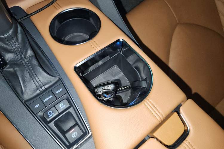 Used Toyota Avalon 2019 Dual-Engine 2.5L Limited Flagship Edition China VI Standard Vehicle Key