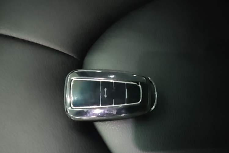 Used Toyota Avalon 2019 2.5L Ambition Version China VI Standard Vehicle Key