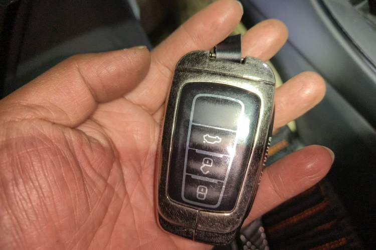 Used Toyota Avalon 2019 2.5L Touring Premium Version China VI Standard Vehicle Key