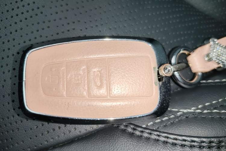 Used Toyota Avalon 2019 2.5L Touring Premium Version China VI Standard Vehicle Key