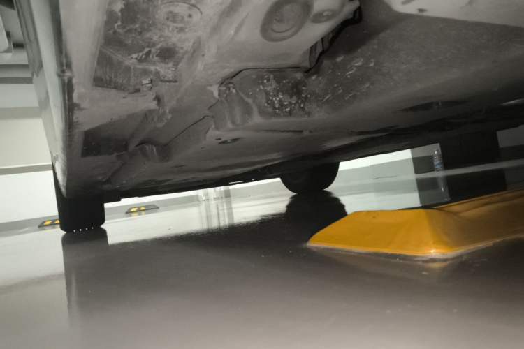 Used Toyota Avalon 2021 2.5L Luxury Edition Chassis Rear Left