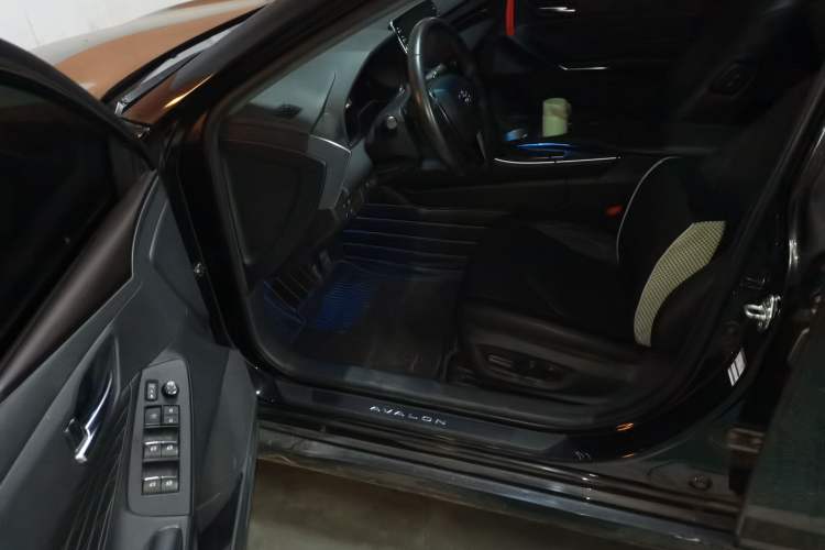 Used Toyota Avalon 2021 2.5L Touring Prestige SPORT Edition Driver Seat