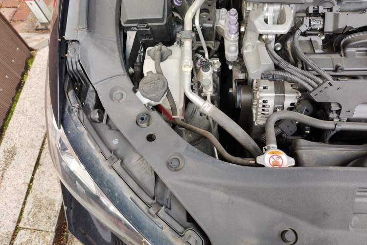 Used Toyota Avalon 2021 2.5L Luxury Edition Engine Bay Right