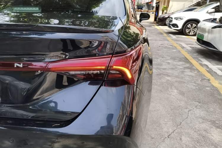 Used Toyota Avalon 2021 2.5L Luxury Edition Exterior 3