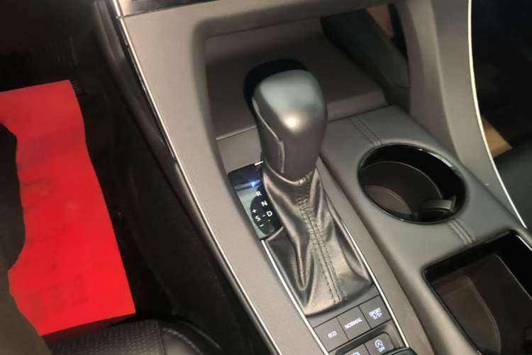 Used Toyota Avalon 2021 2.5L Luxury Edition Gear Lever