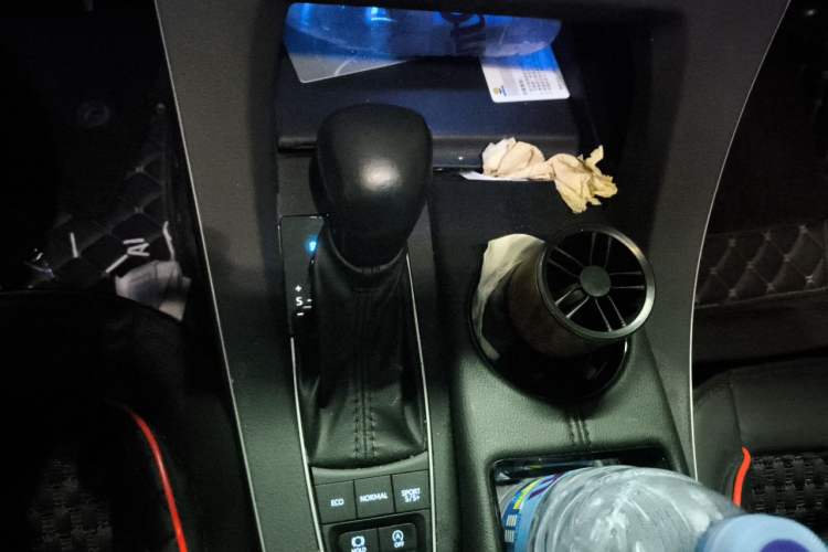 Used Toyota Avalon 2021 2.5L Luxury Edition Gear Lever