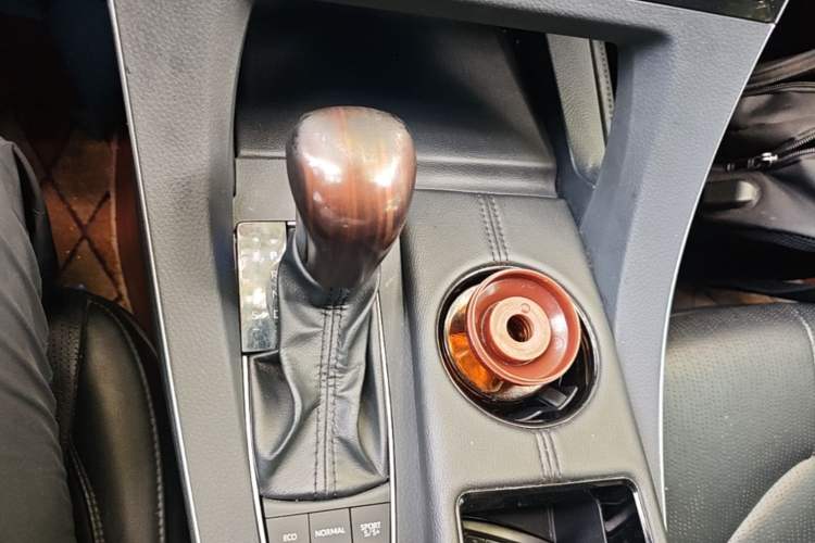 Used Toyota Avalon 2021 2.5L Luxury Edition Gear Lever