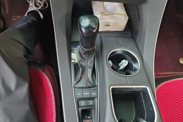Used Toyota Avalon 2021 2.5L Touring Prestige SPORT Edition Gear Lever