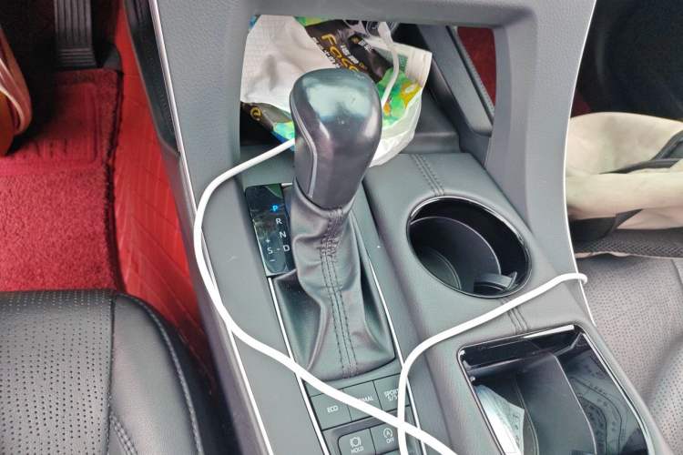 Used Toyota Avalon 2021 2.5L Luxury Edition Gear Lever