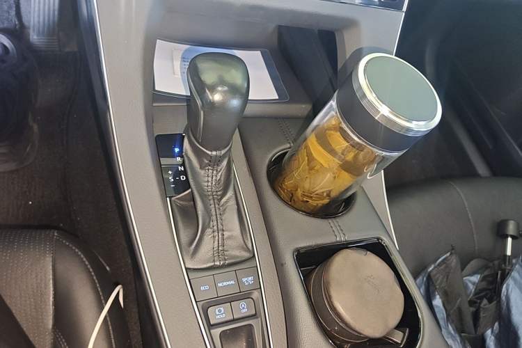 Used Toyota Avalon 2021 2.5L Luxury Edition Gear Lever