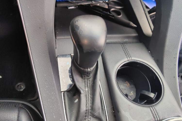 Used Toyota Avalon 2021 2.5L Luxury Edition Gear Lever