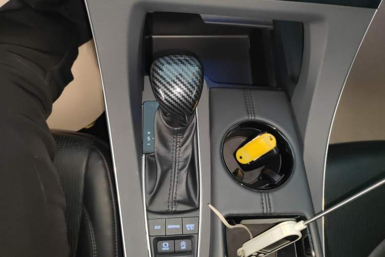 Used Toyota Avalon 2021 2.5L Luxury Edition Gear Lever